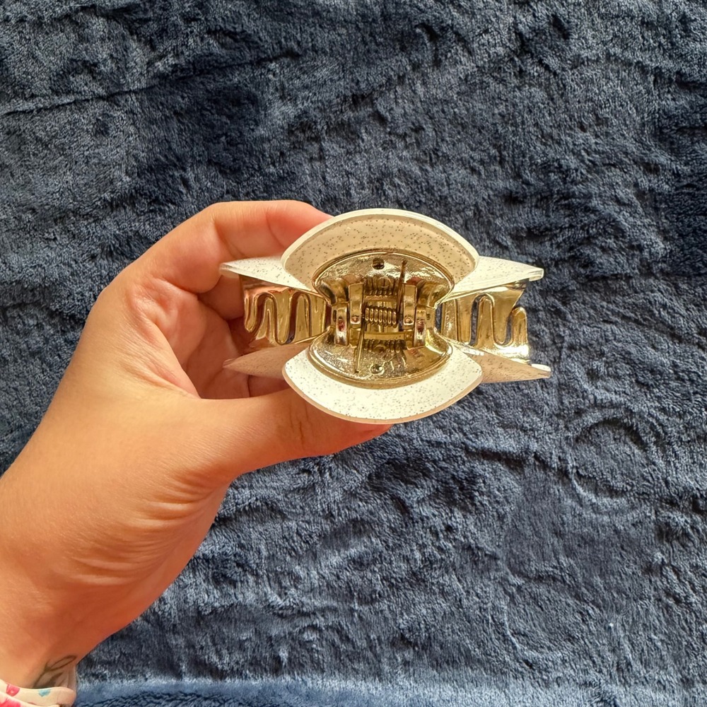 White Glitter Hair Claw Clip Gold Tone Metal Large Butterfly Style - D0130 - Picture 4 of 4